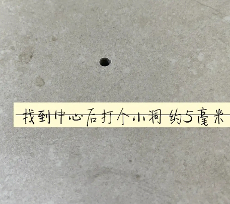 霍山瓷砖空鼓维修公司专业解答在瓷砖铺贴过程中，如果砂料搅拌不均匀，将会带来以下问题